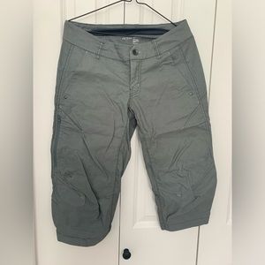 Grey Arc’teryx cycling/hiking capri pants size 8